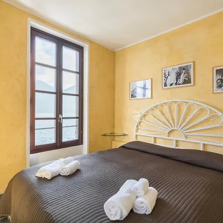 Rustic At The Pier Of - The House Of Travelers Apartment Brienno