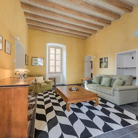 Rustic At The Pier Of - The House Of Travelers Apartment Brienno