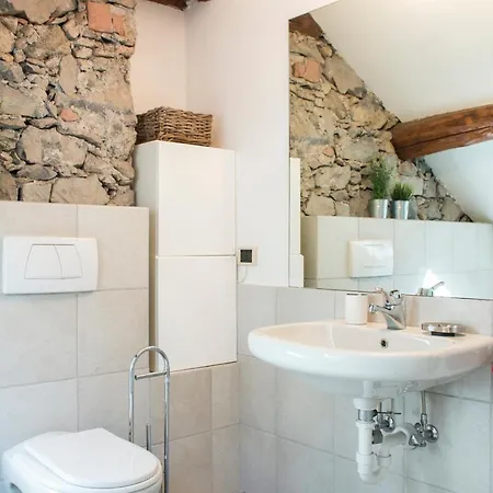 Rustic At The Pier Of - The House Of Travelers Apartment Brienno