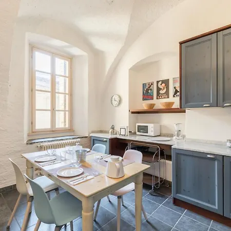 Rustic At The Pier Of - The House Of Travelers Apartment Brienno