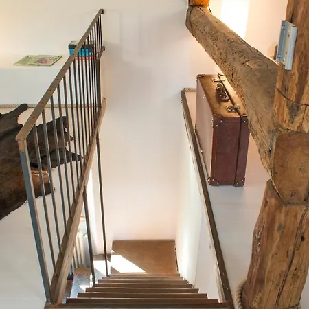 Rustic At The Pier Of - The House Of Travelers Apartman