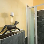 Apartamento Rustic At The Pier Of - The House Of Travelers Brienno