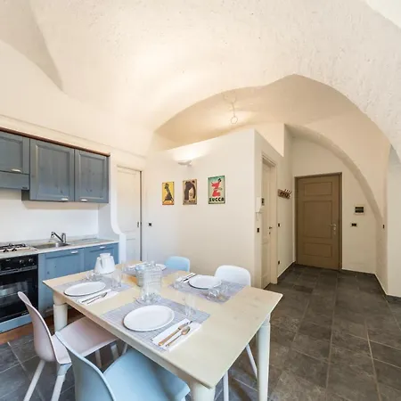 Rustic At The Pier Of - The House Of Travelers * Brienno