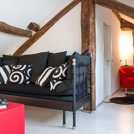 Rustic At The Pier Of - The House Of Travelers Brienno