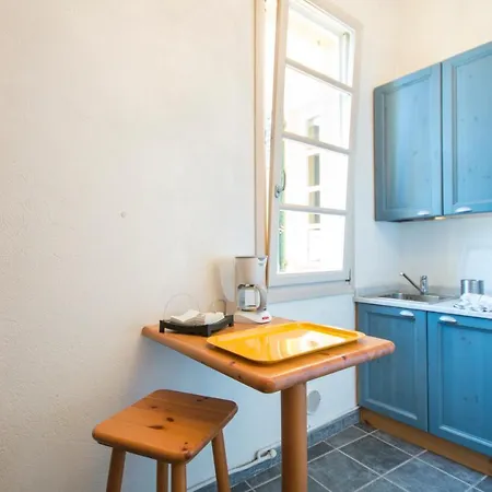 Rustic At The Pier Of - The House Of Travelers * Brienno