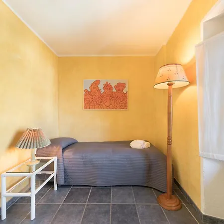 Rustic At The Pier Of - The House Of Travelers * Brienno