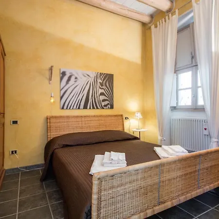 Rustic At The Pier Of - The House Of Travelers *